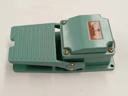 [PRE-DOO-ZX330-0500] Pedal electrico para martillo hidraulico